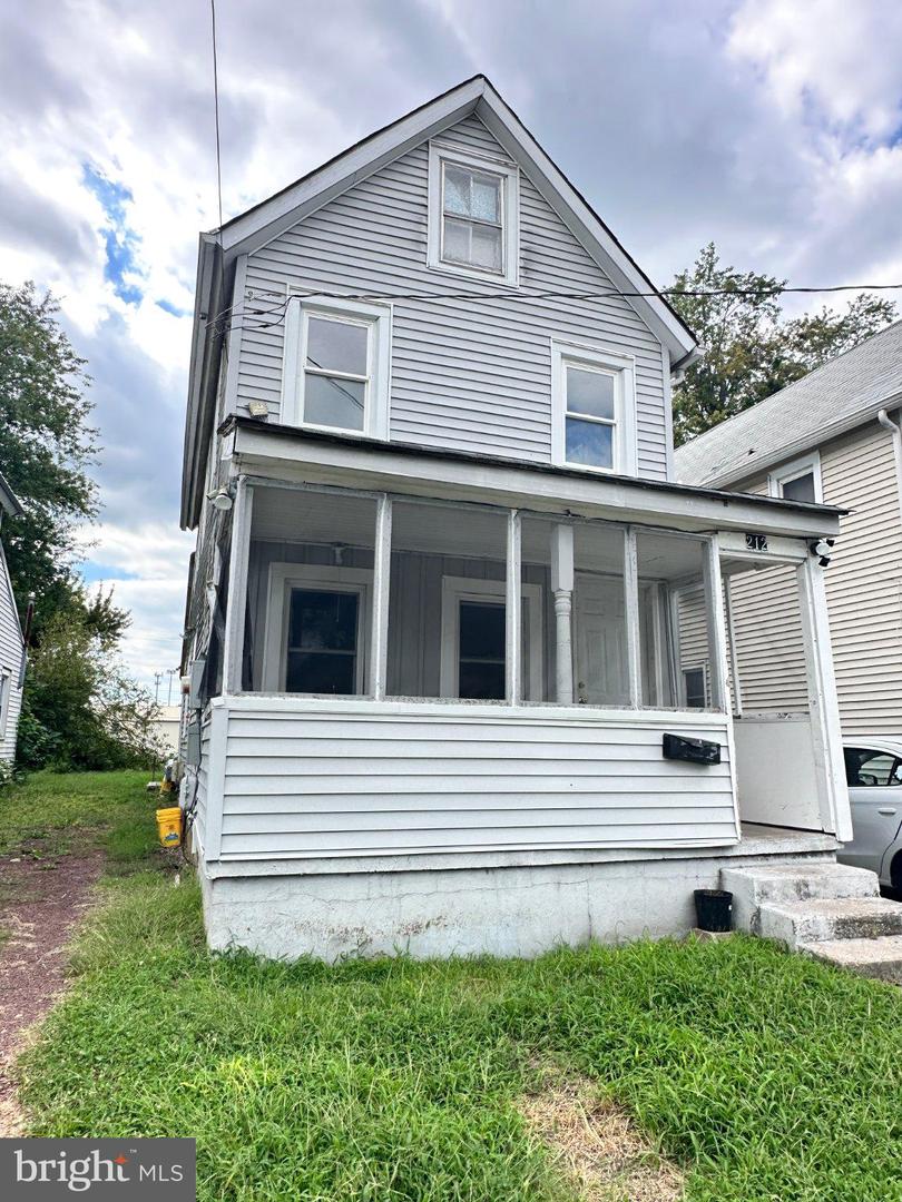 212 N KIRKWOOD ST Property Photo 1