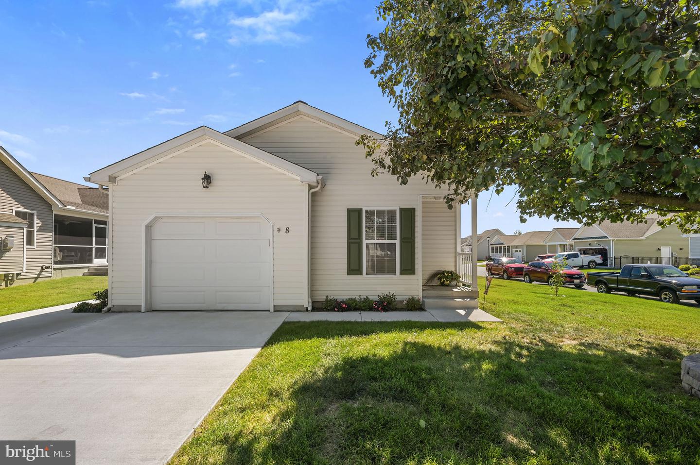 8 PLATINUM DR Property Photo 1