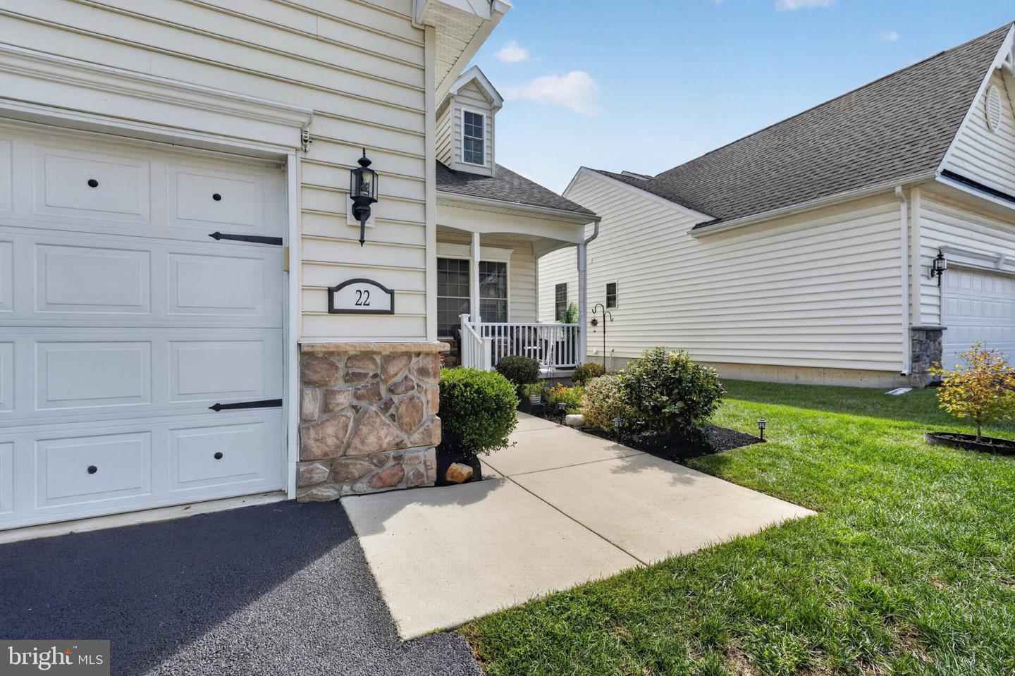 22 Azzurri Ct Property Photo 3