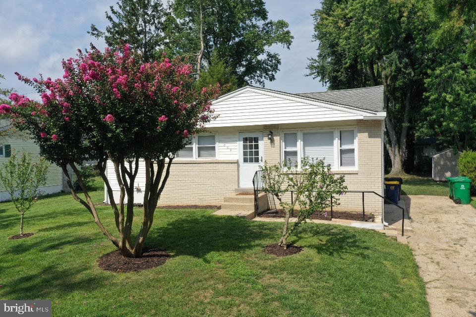 300 David Hall Rd Property Photo 1