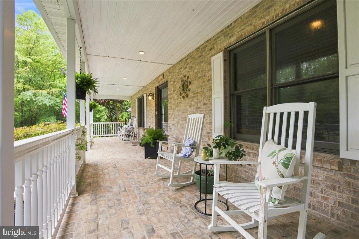 230 Buresch Dr Property Photo 10