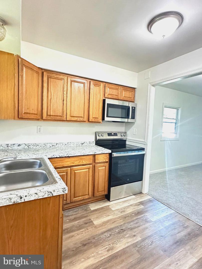 6 Washington Pl Property Photo 7