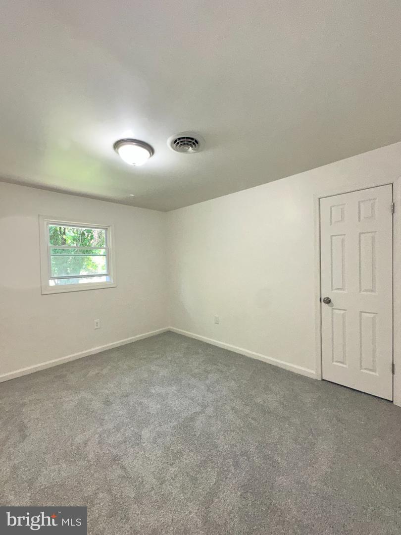 6 Washington Pl Property Photo 13