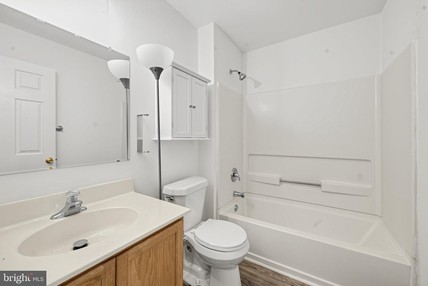 380 Addison Rd Property Photo 10