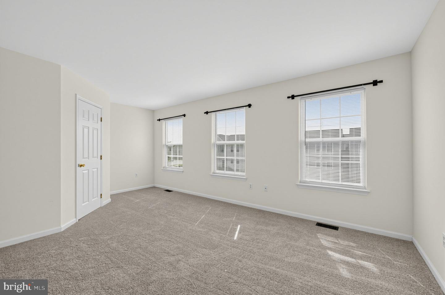 380 Addison Rd Property Photo 12