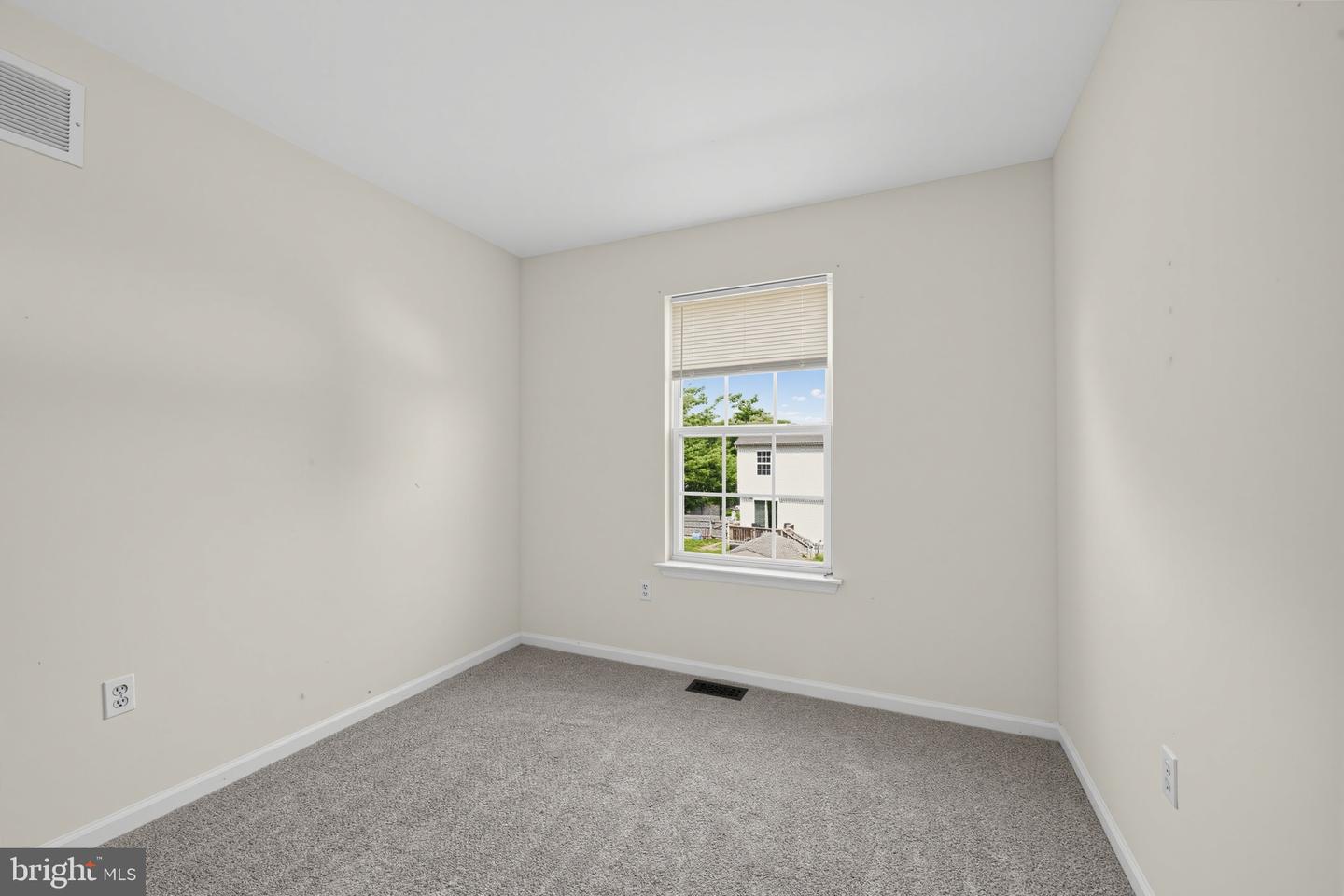 380 Addison Rd Property Photo 14