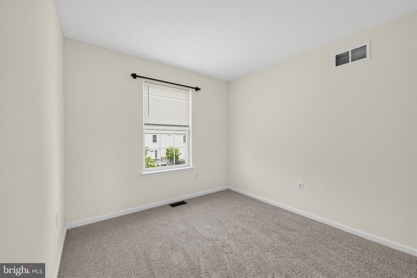 380 Addison Rd Property Photo 16