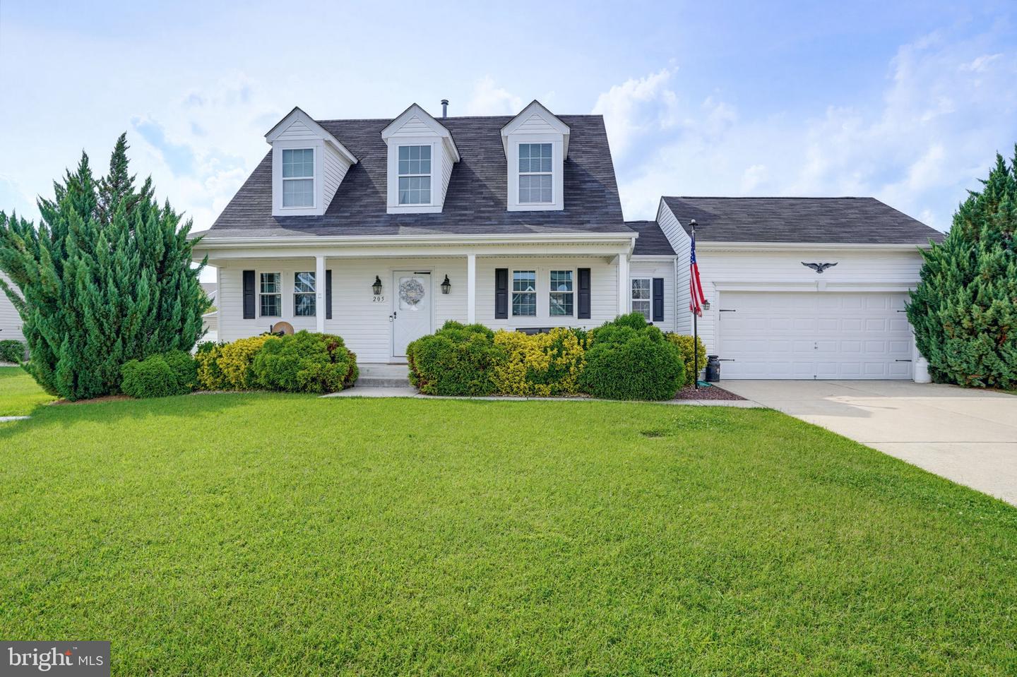 205 Mayapple Ln Property Photo 2