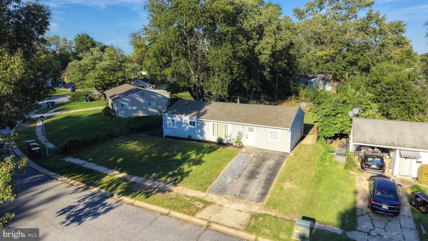 43 WAYNE DR Property Photo 1