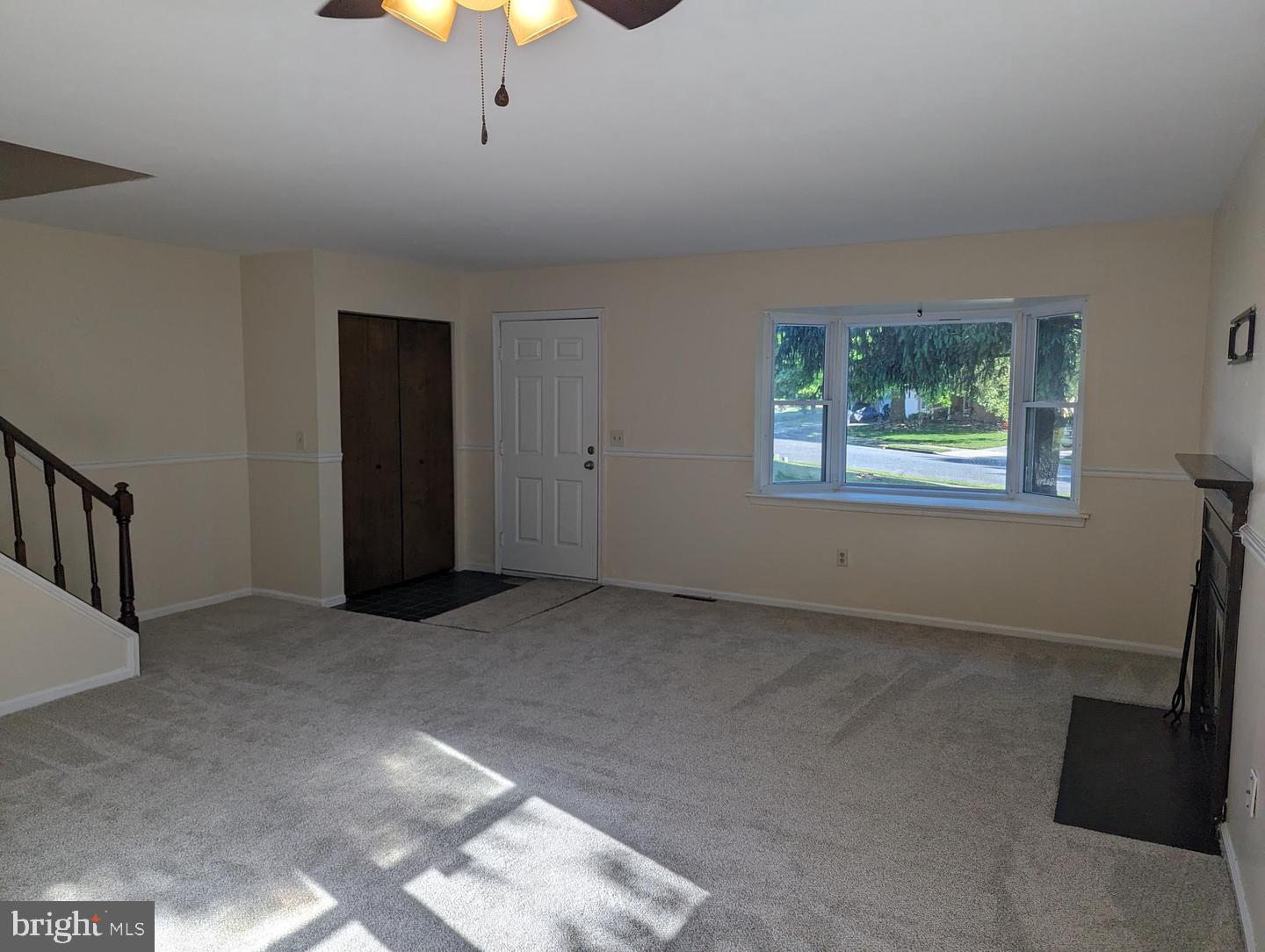 830 Woodcrest Dr Property Photo 3