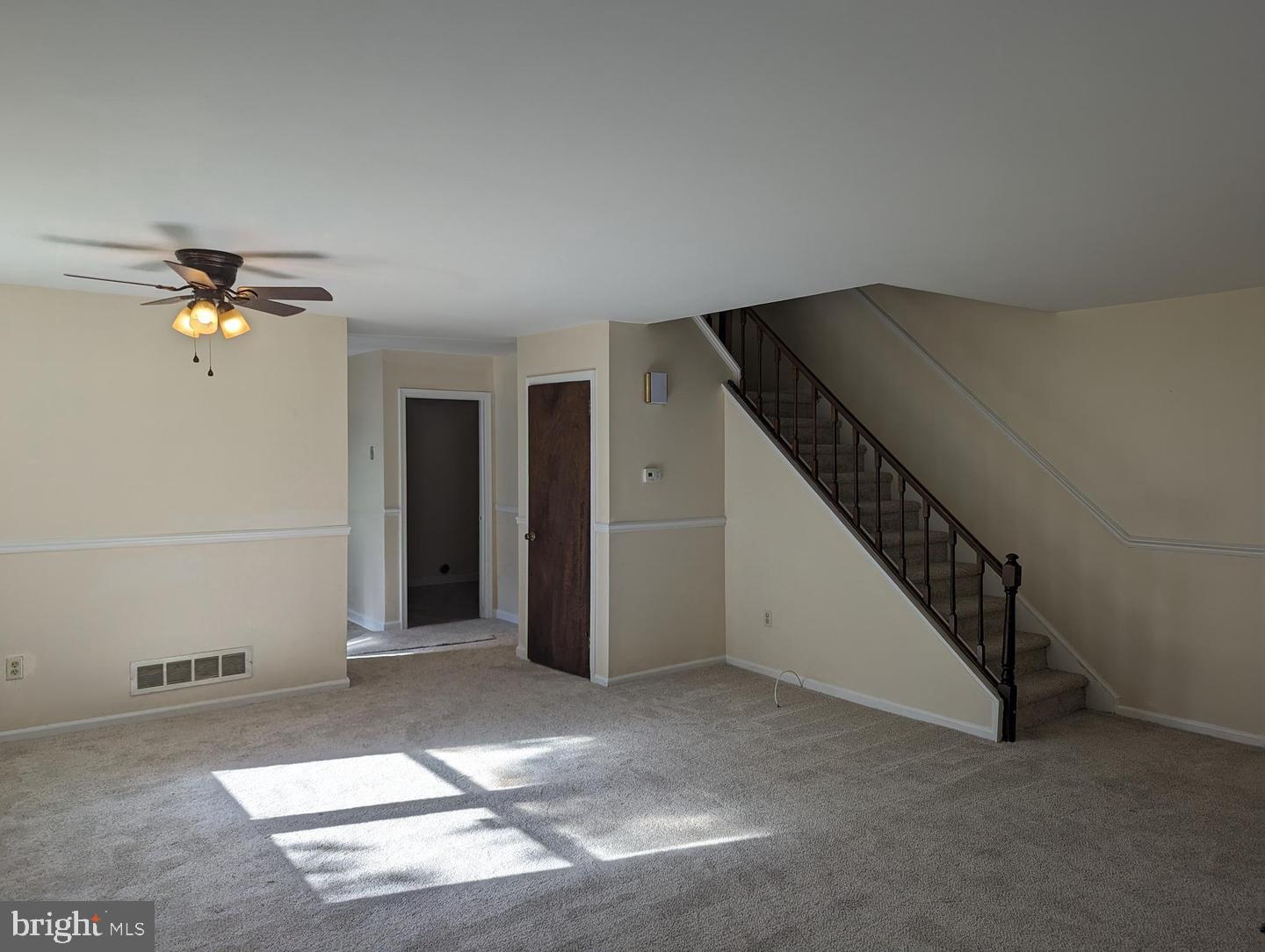 830 Woodcrest Dr Property Photo 4