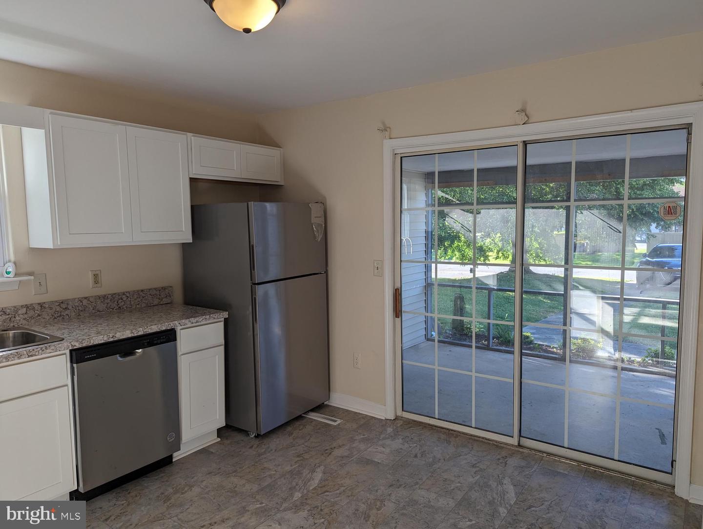 830 Woodcrest Dr Property Photo 8