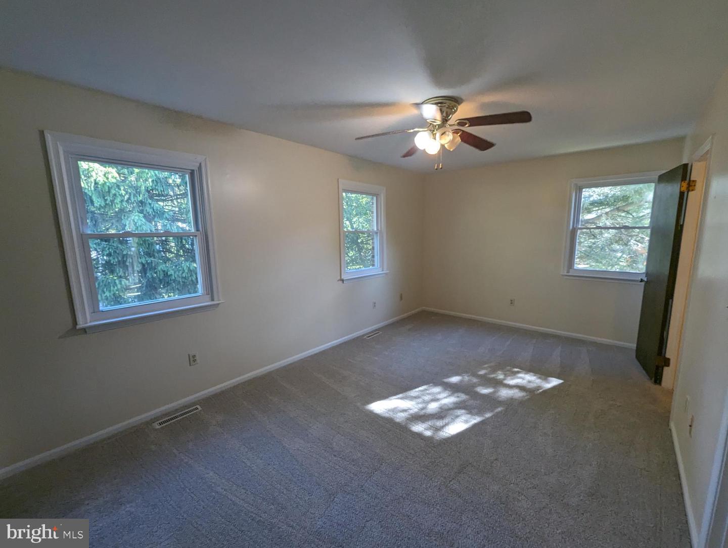 830 Woodcrest Dr Property Photo 16