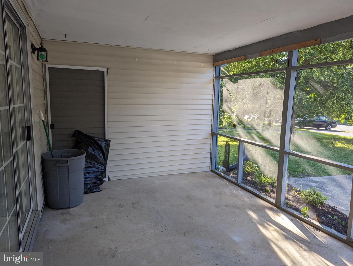 830 Woodcrest Dr Property Photo 27