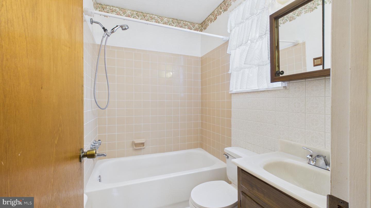 576 Crawford Ave Property Photo 42