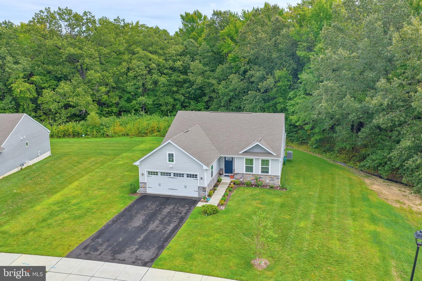 427 Alezach Dr Property Photo 2