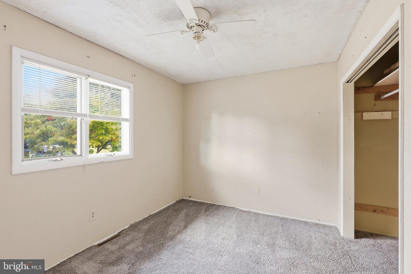 398 Ronald Ln Property Photo 8