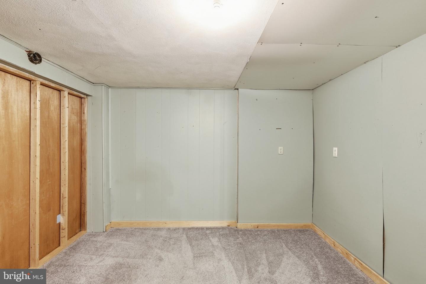 398 Ronald Ln Property Photo 14