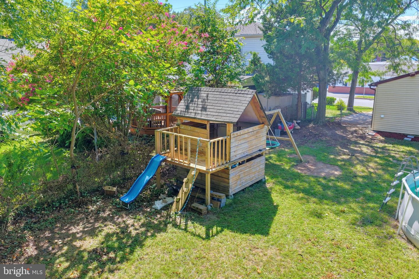 713 Pear St Property Photo 40