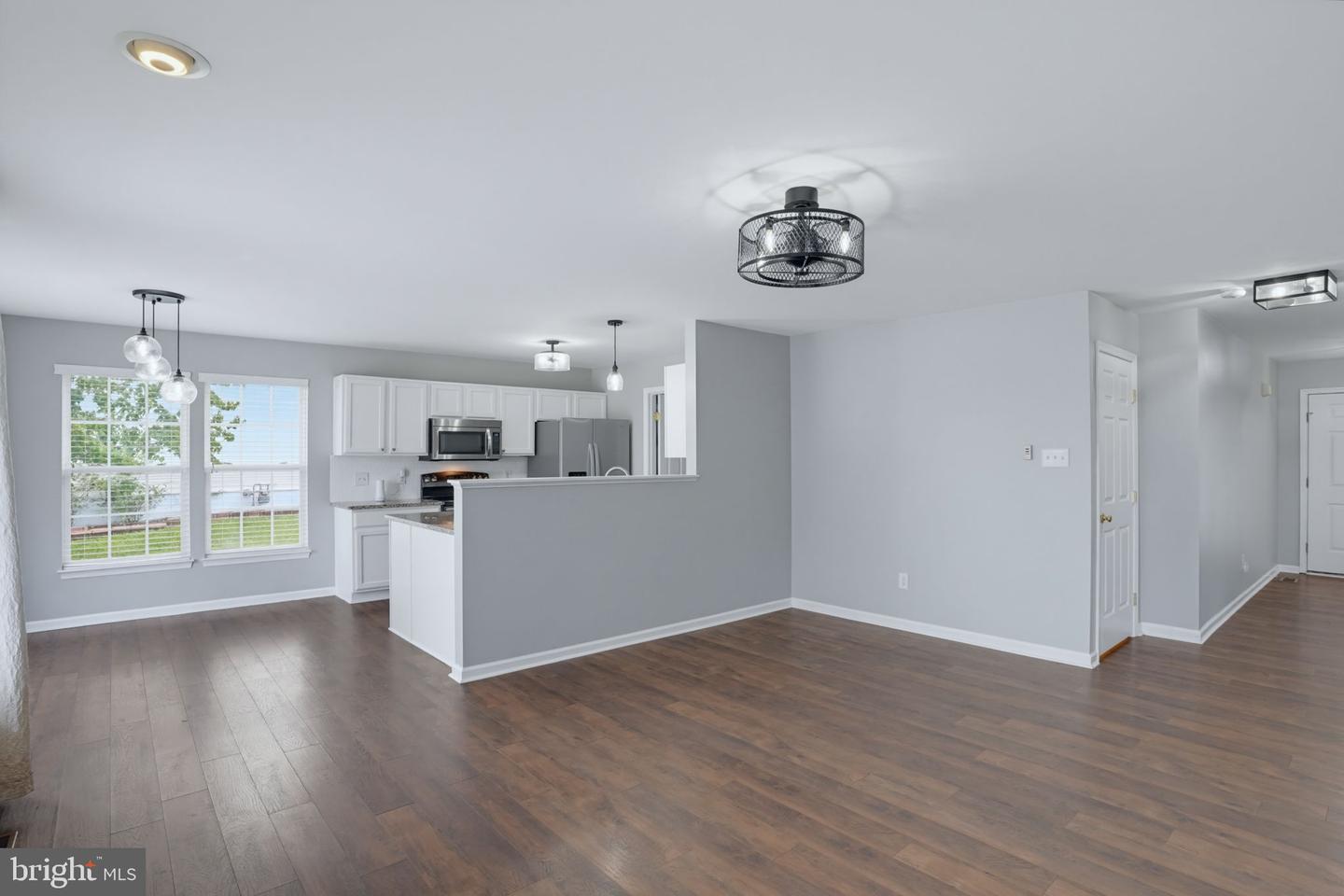57 Houston St Property Photo 6