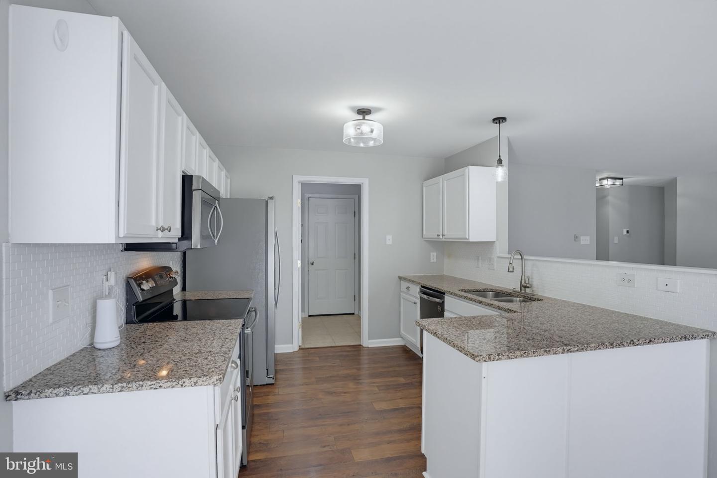 57 Houston St Property Photo 11
