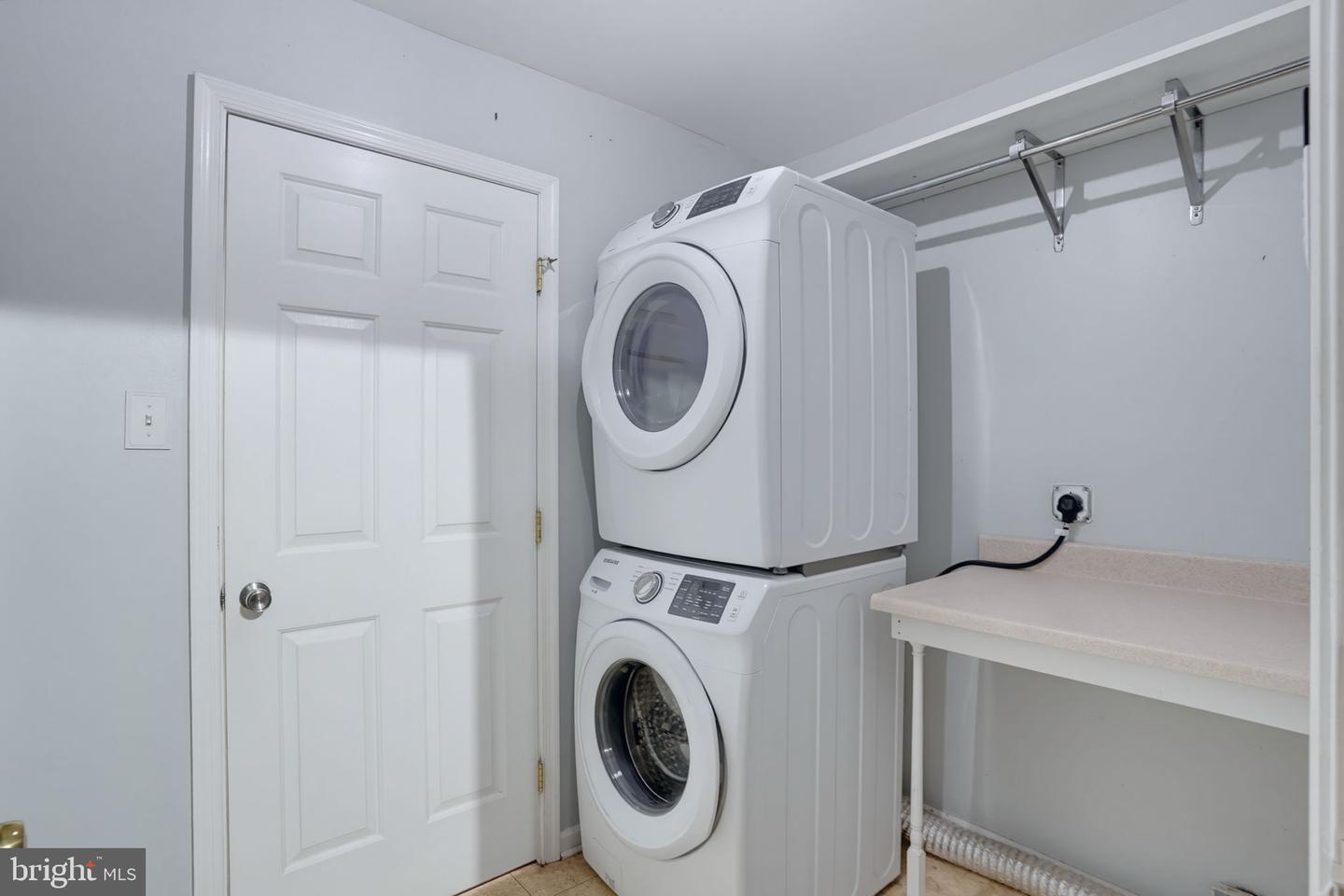 57 Houston St Property Photo 16