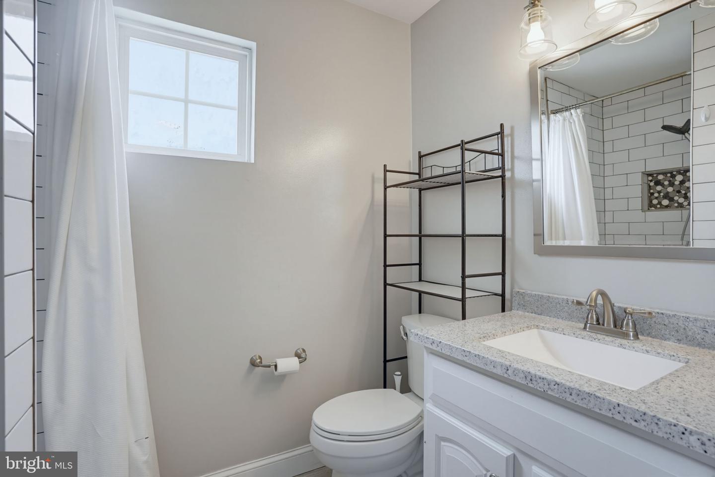 57 Houston St Property Photo 20