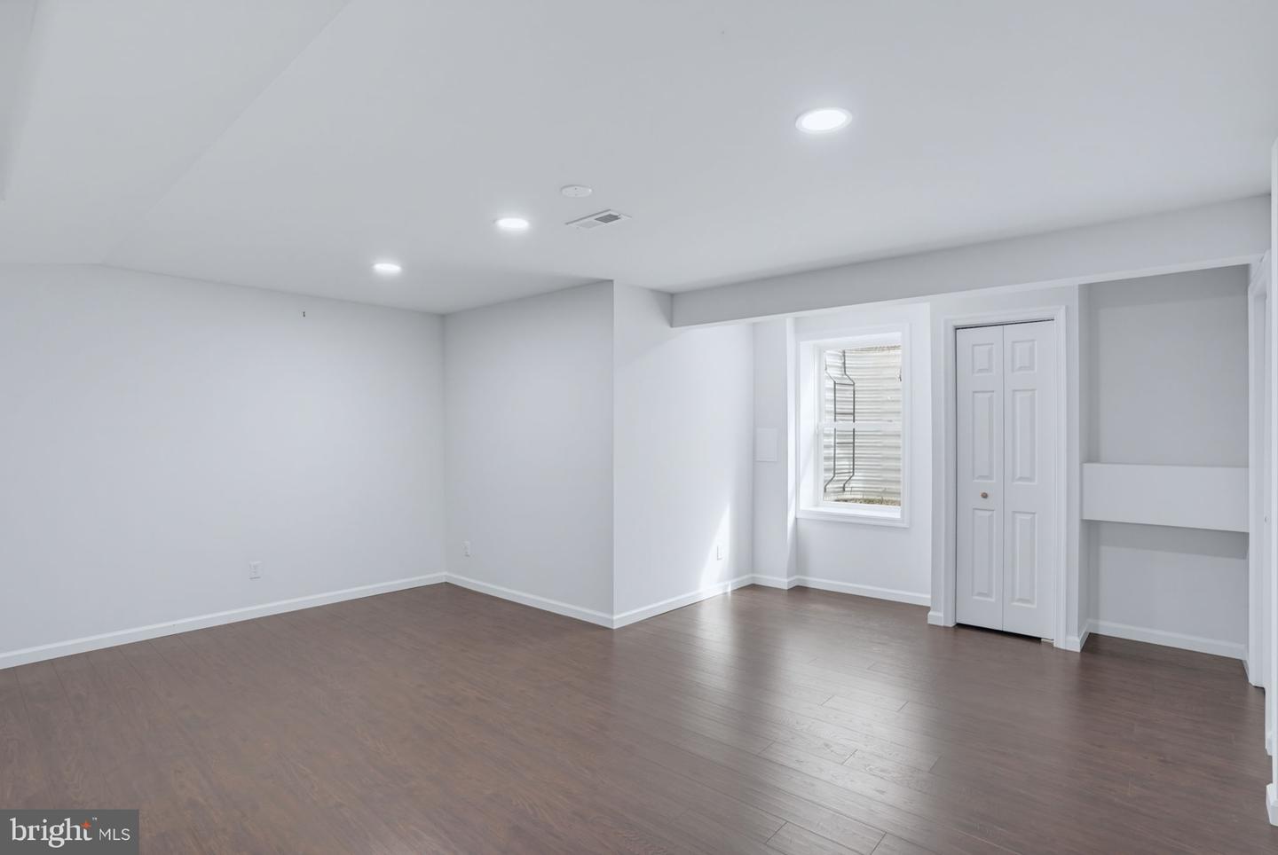 57 Houston St Property Photo 32