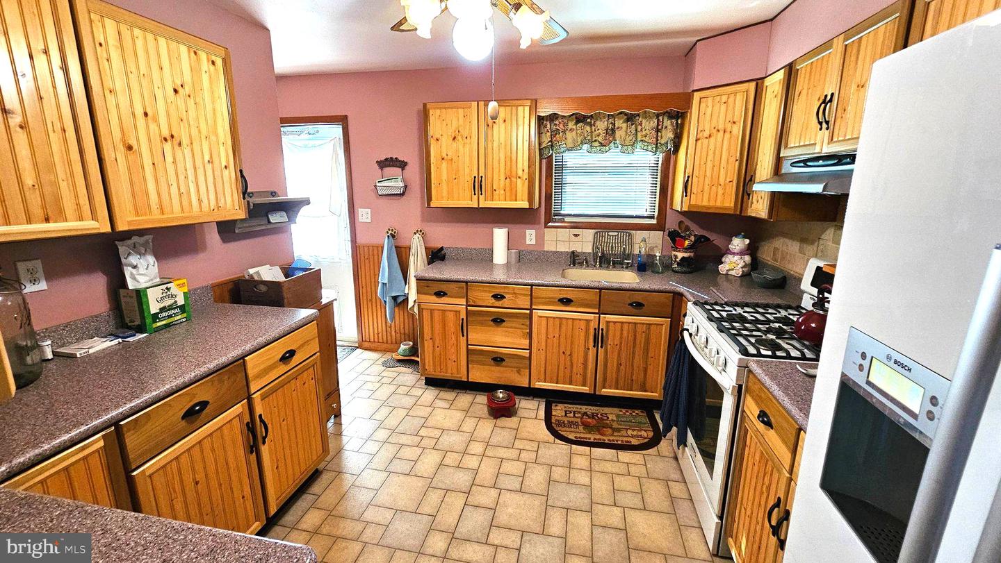 2244 S State St Property Photo 5