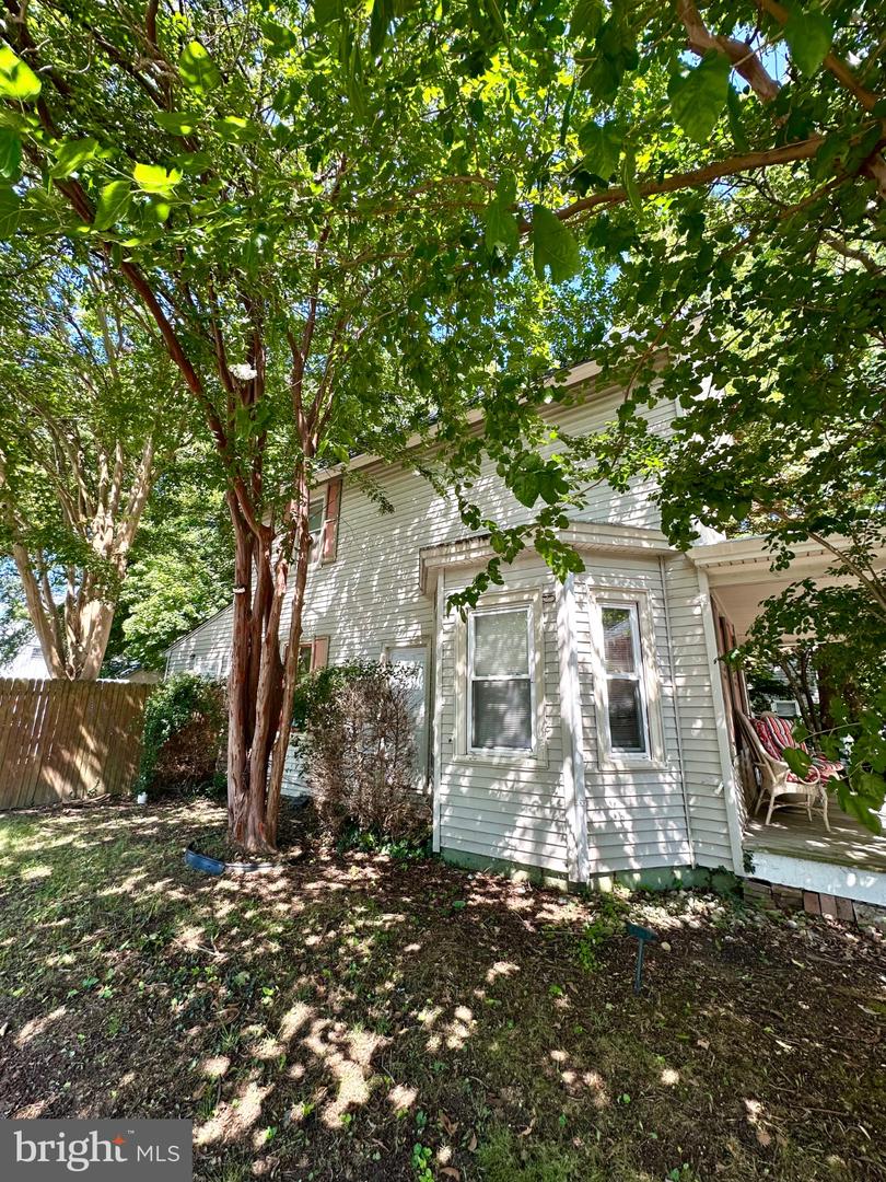 302 N Bradford St Property Photo 6