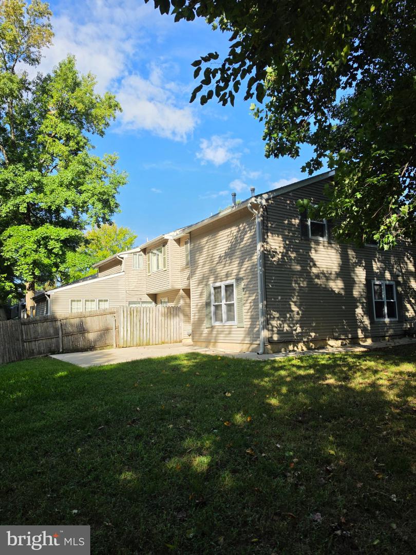 1412 Woodmill Dr Property Photo 2