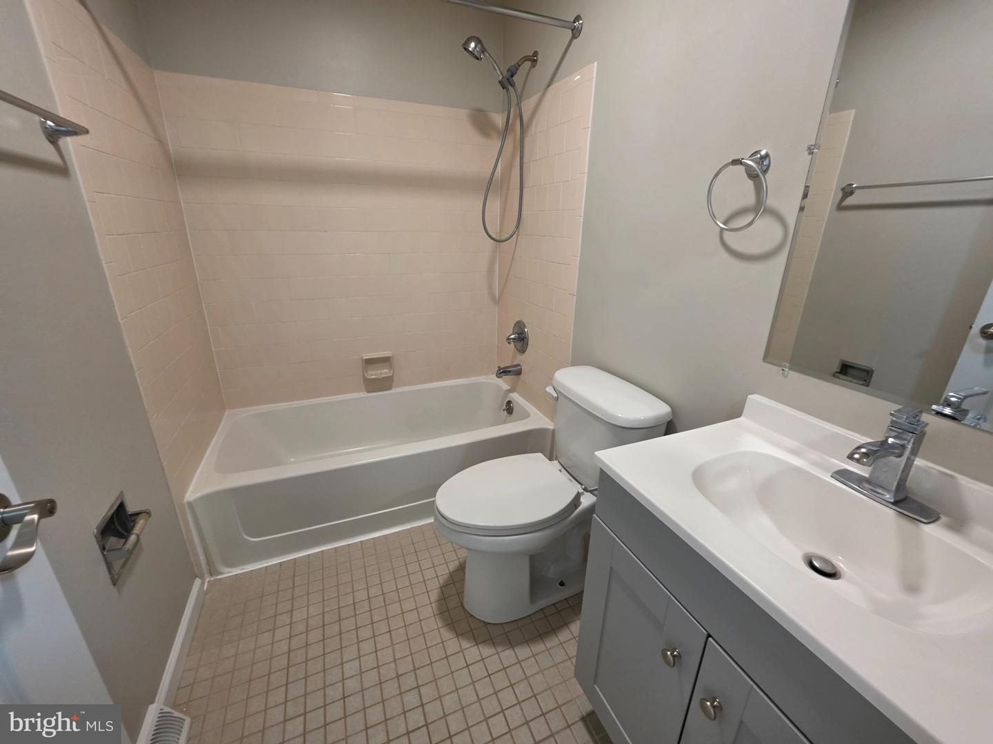1412 Woodmill Dr Property Photo 16