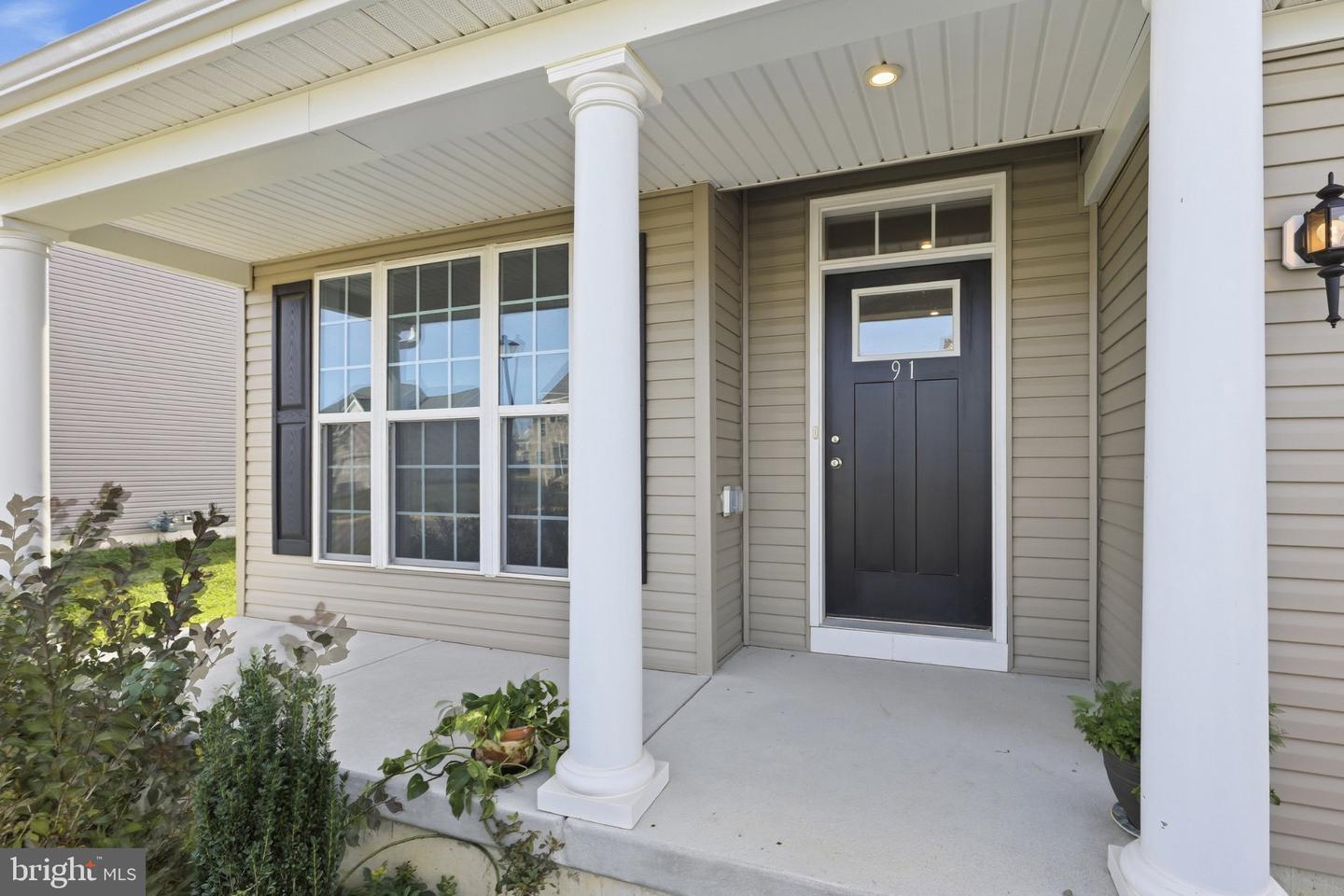 91 Farleigh Dr Property Photo 2