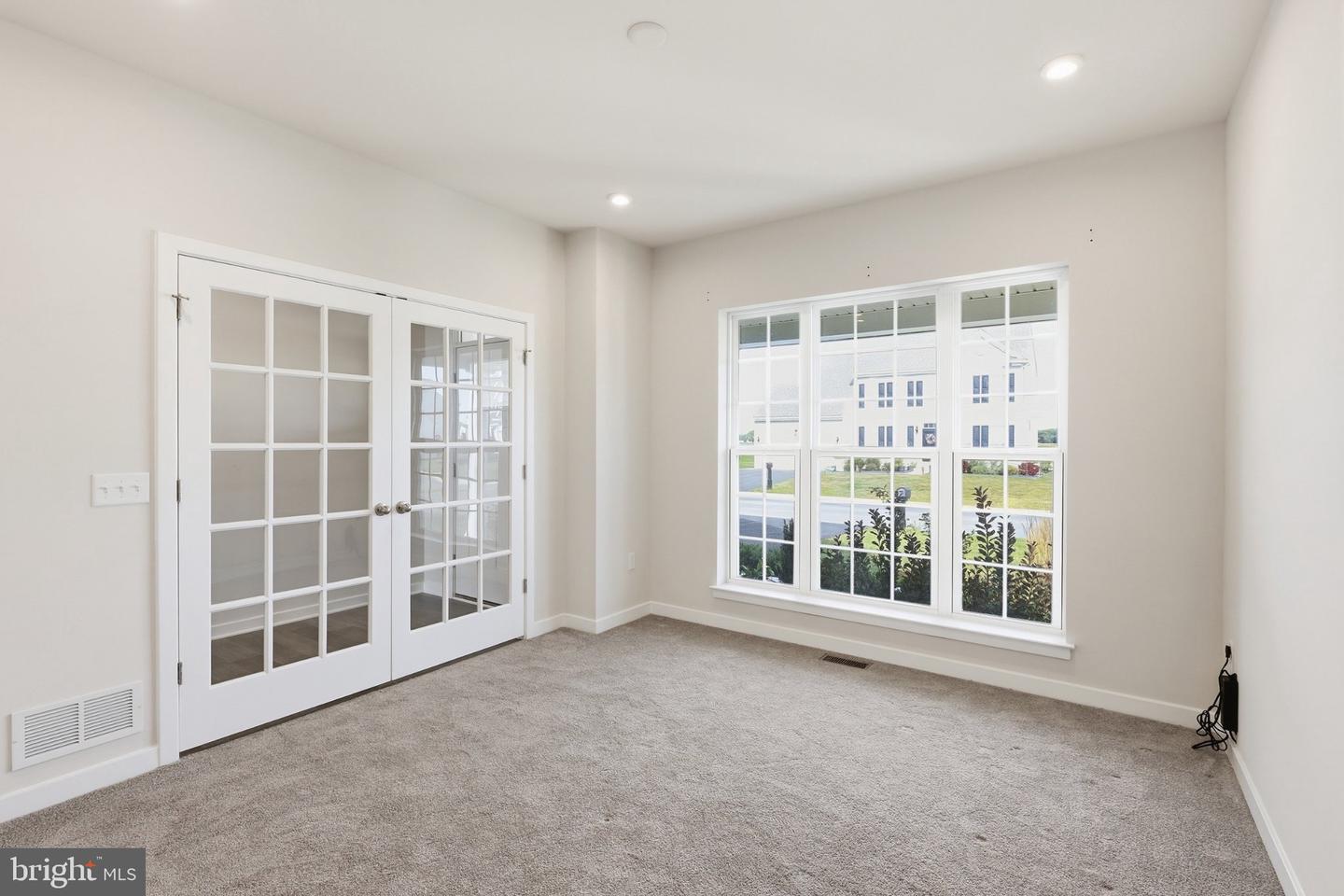 91 Farleigh Dr Property Photo 12