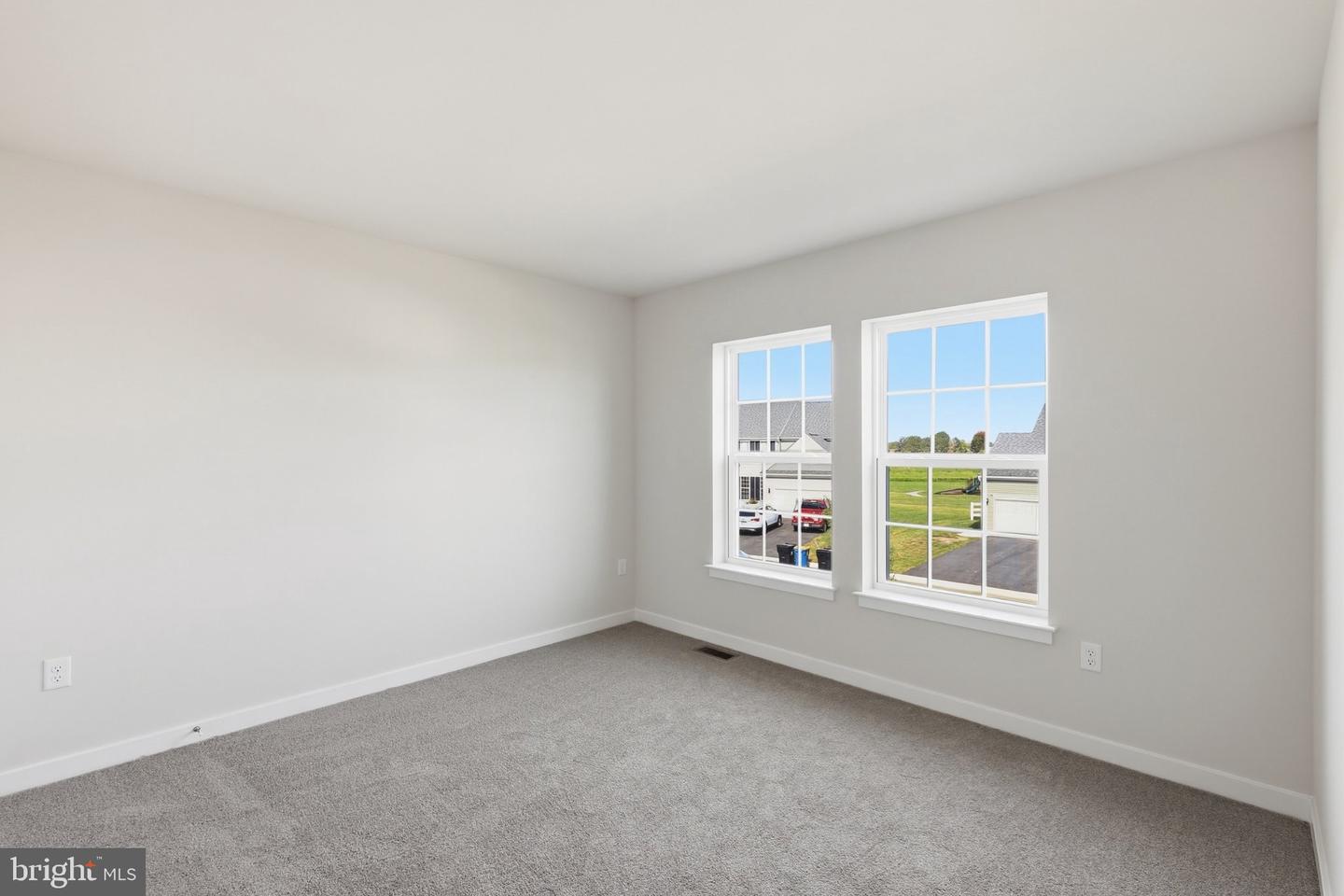 91 Farleigh Dr Property Photo 33