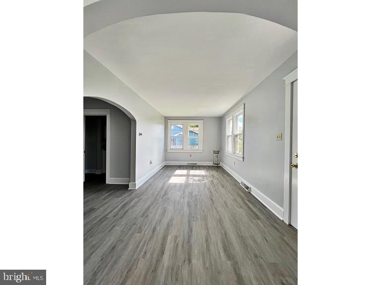 449 Front St Property Photo 3
