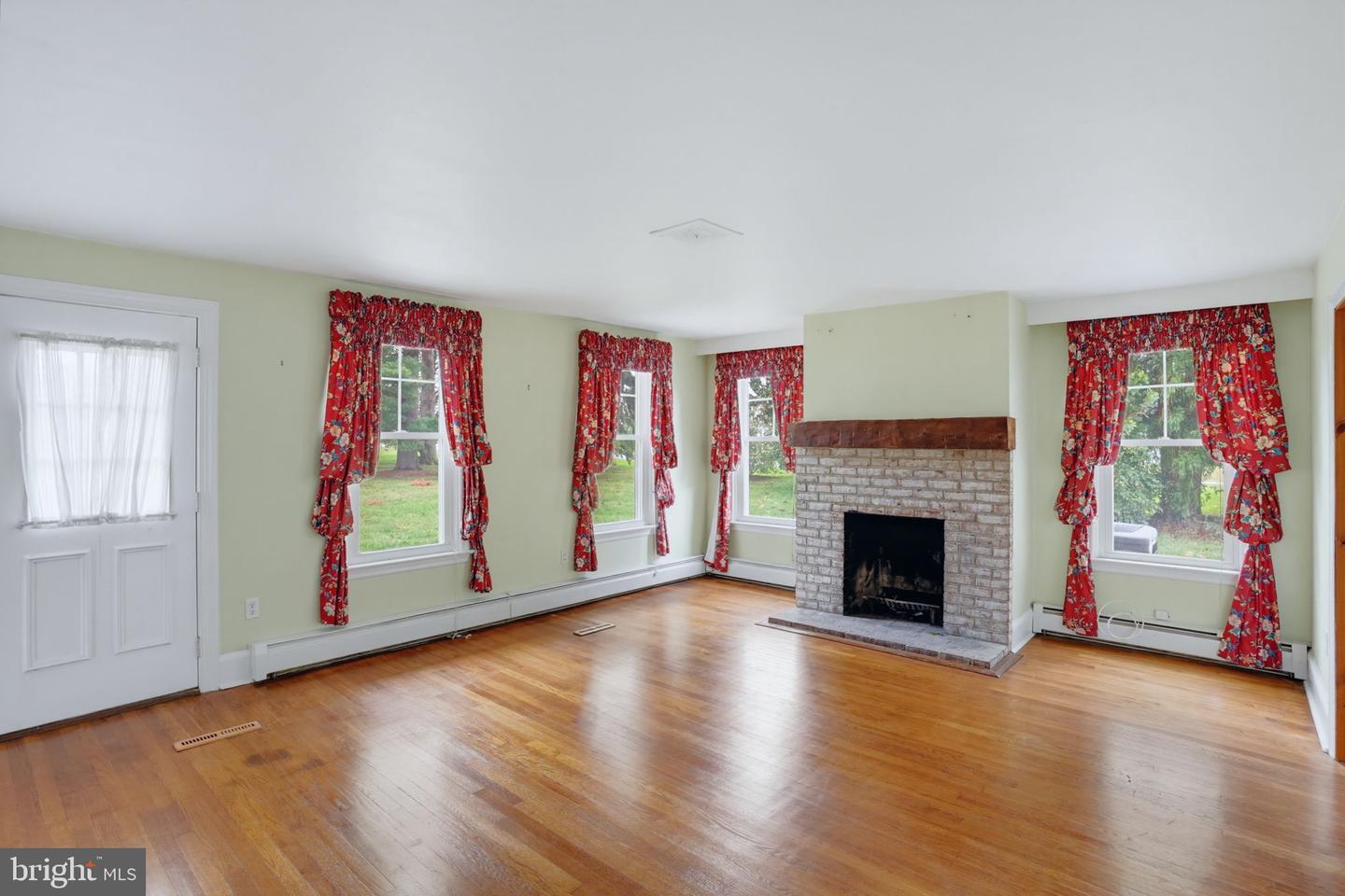 3886 Brenford Rd Property Photo 24