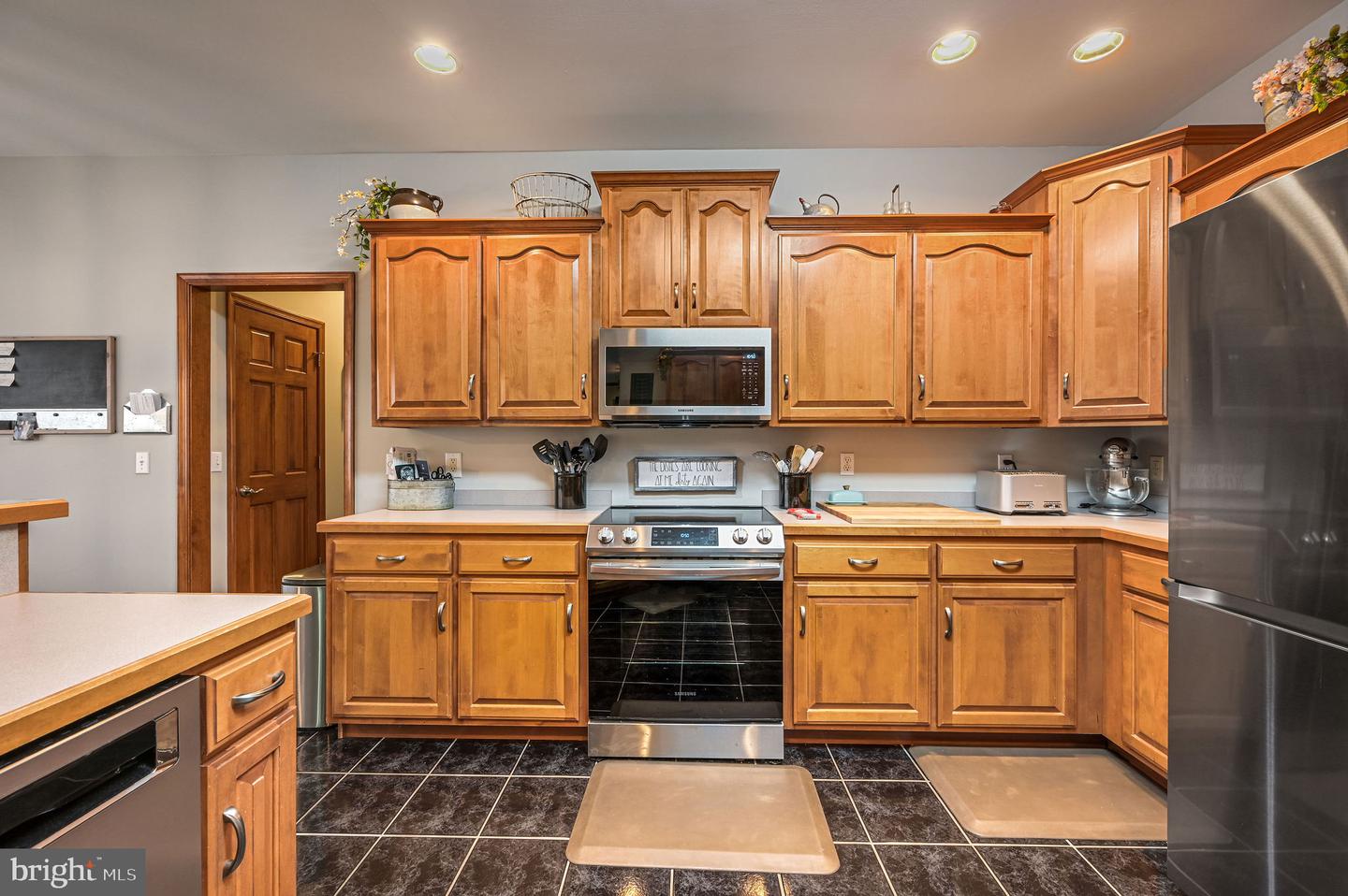 101 Thornhill Ct Ct Property Photo 11
