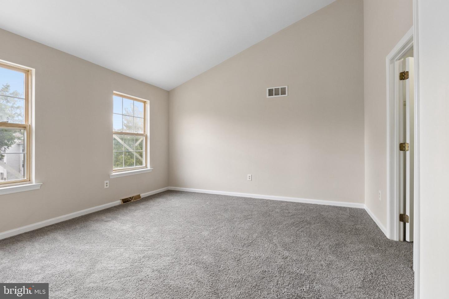 325 Charring Cross Dr Property Photo 11