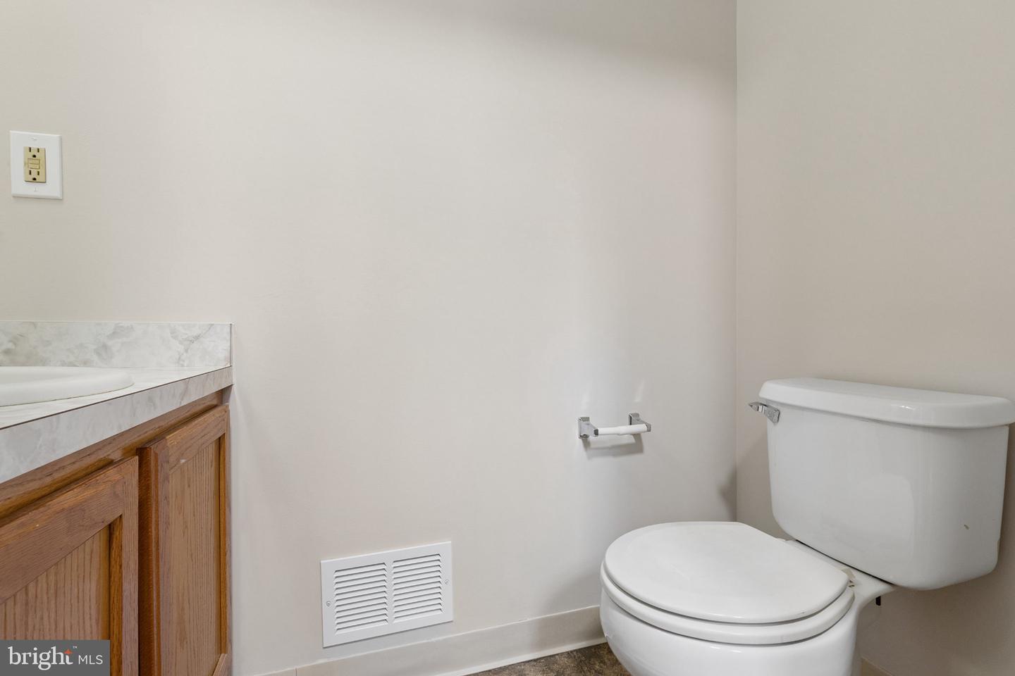 325 Charring Cross Dr Property Photo 14