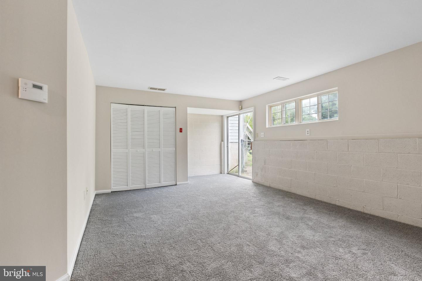 325 Charring Cross Dr Property Photo 16