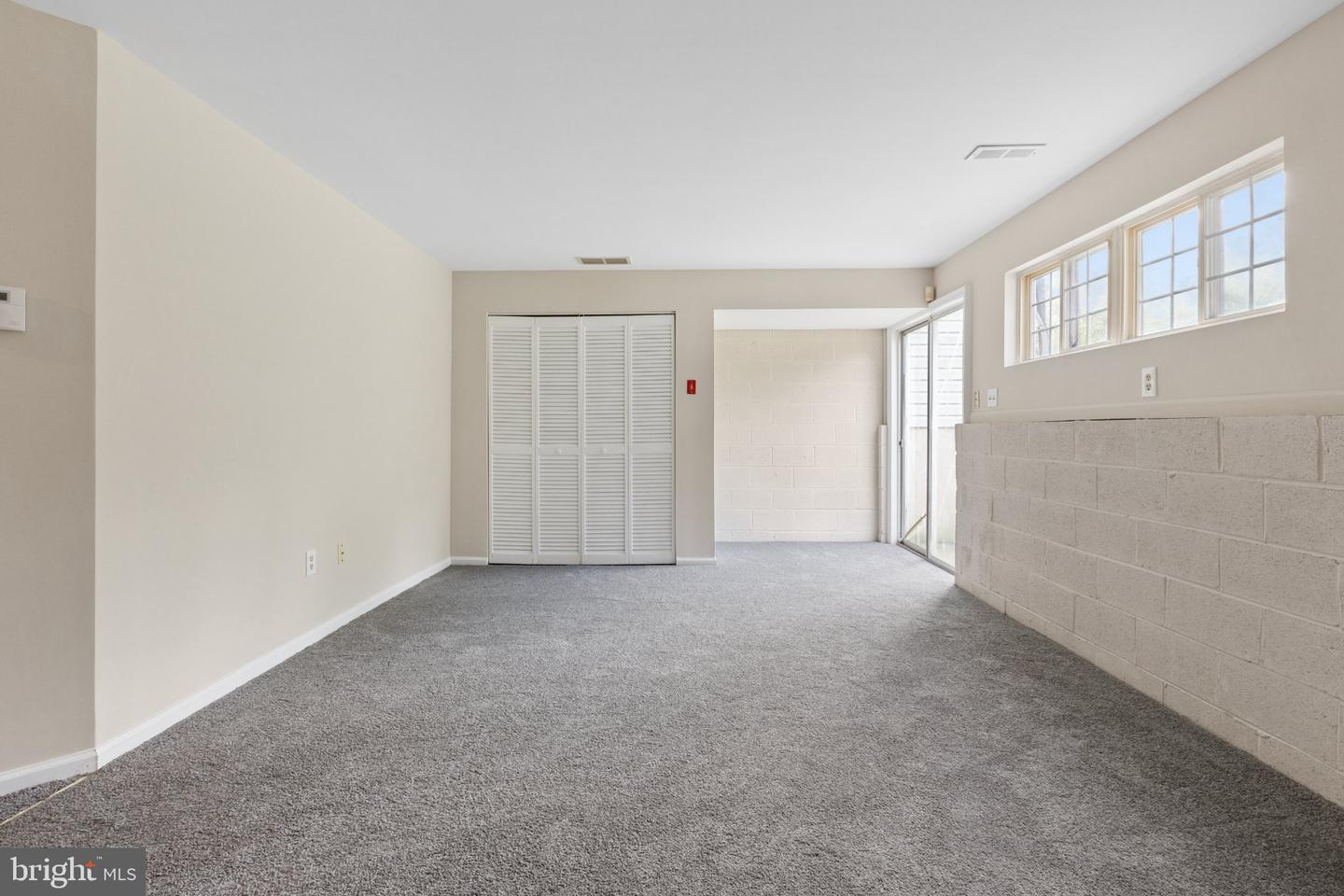 325 Charring Cross Dr Property Photo 17