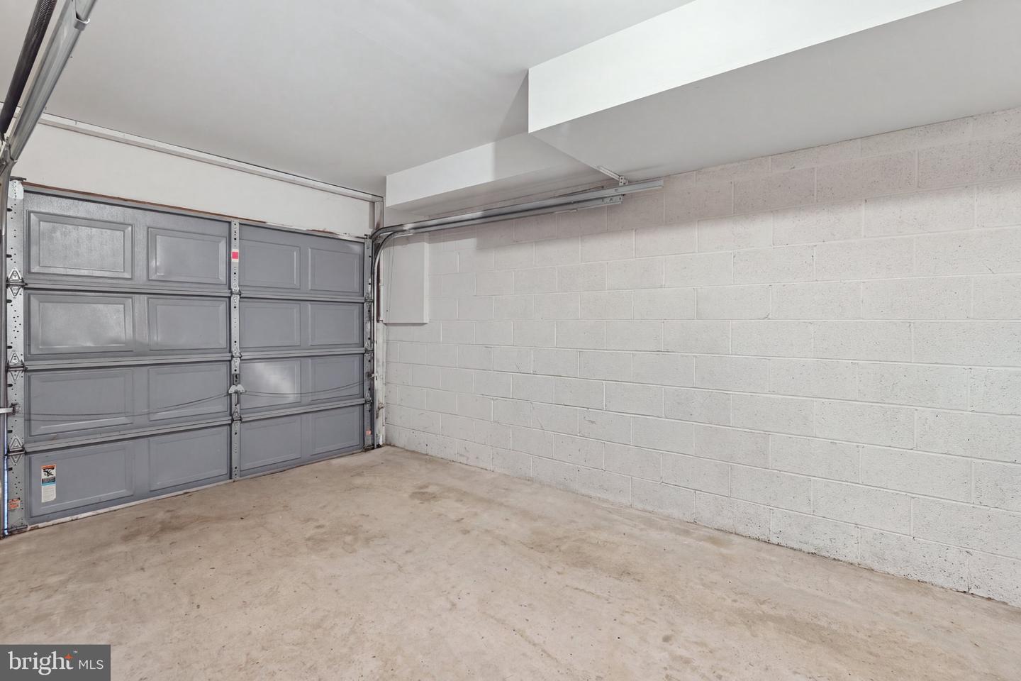 325 Charring Cross Dr Property Photo 18