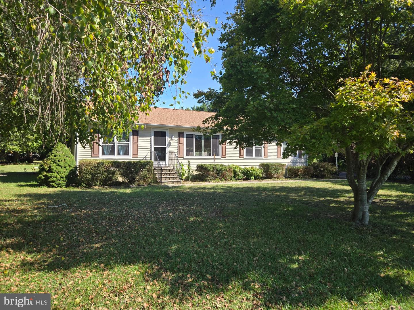 504 FERNWOOD DR Property Photo 1