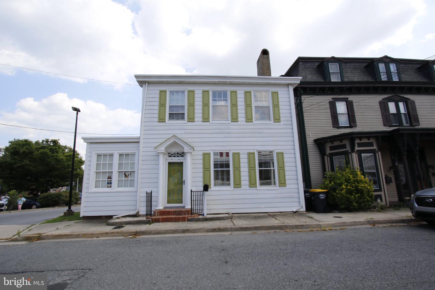 6 2ND NW Property Photo 1