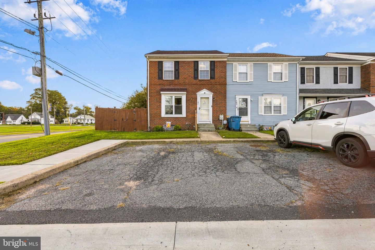 101 Meeting House Ln Property Photo 2