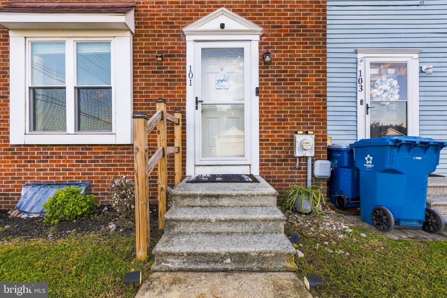 101 Meeting House Ln Property Photo 5