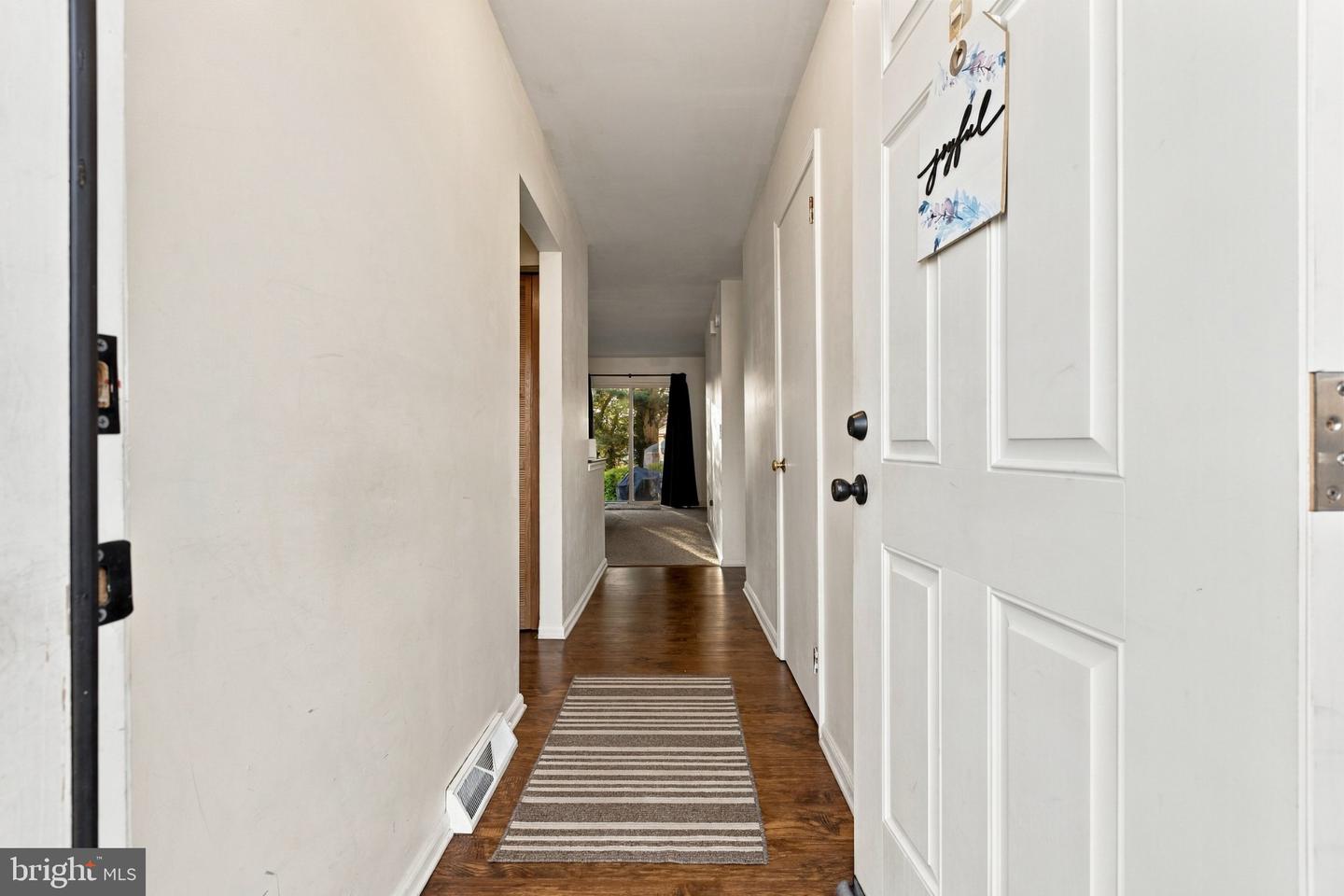 101 Meeting House Ln Property Photo 6