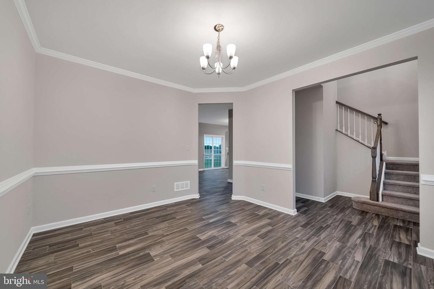 1153 Charleston Cir #berkshire Property Photo 3