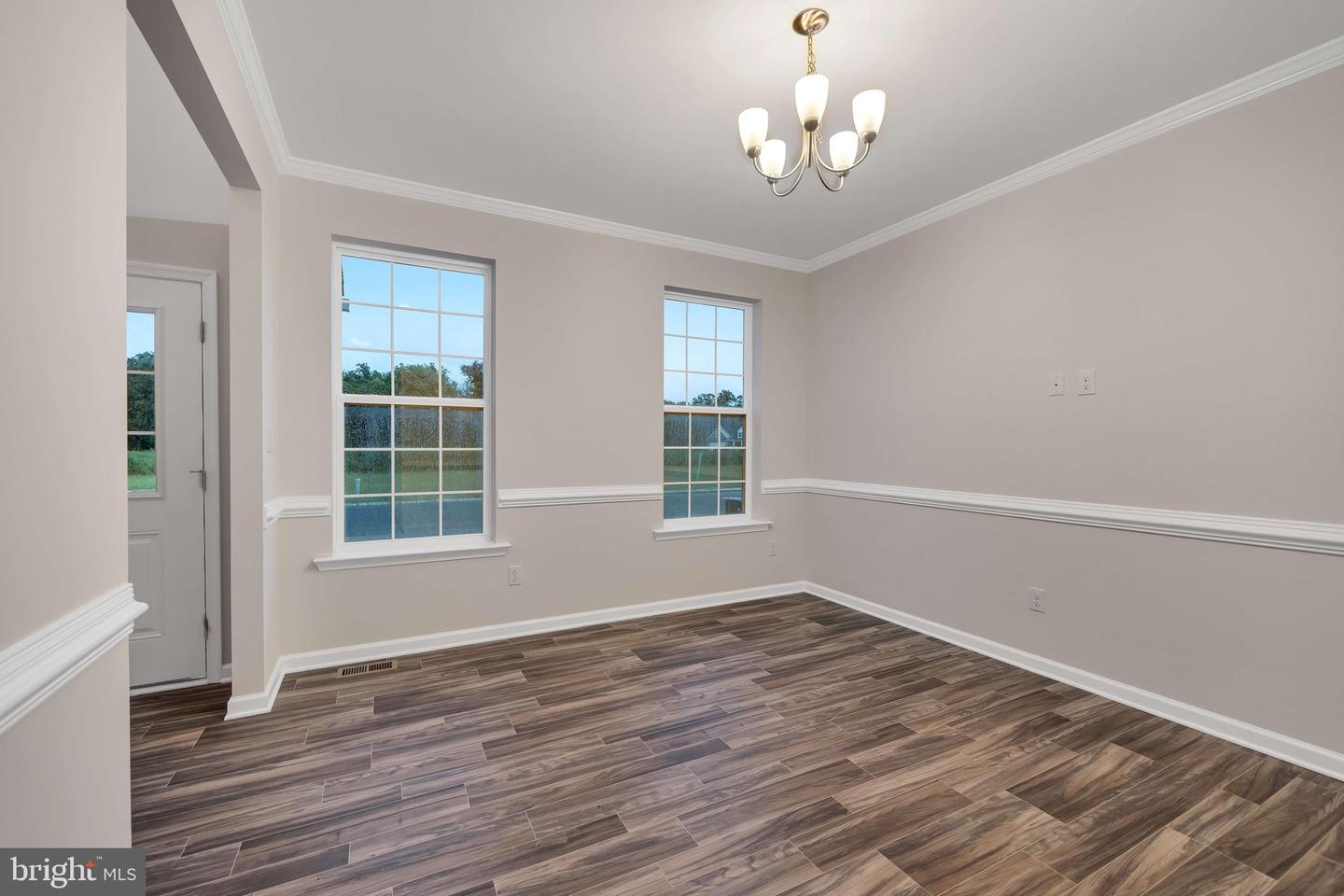 1153 Charleston Cir #berkshire Property Photo 4